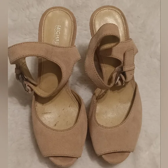 Michael Kors heels - Picture 2 of 7